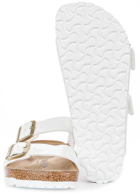 Sandales Birkenstock Arizona | en cuir à finition vernie blanche pour femmes – largeur normale